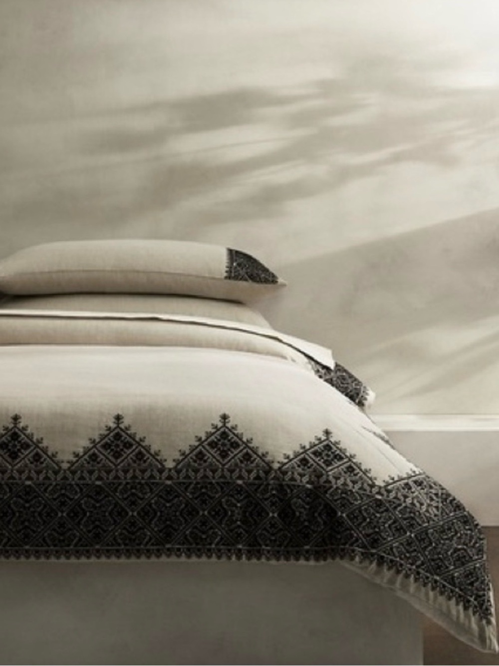 Banana Republic Ivory Duvet Cover with Black Embroidered Border
